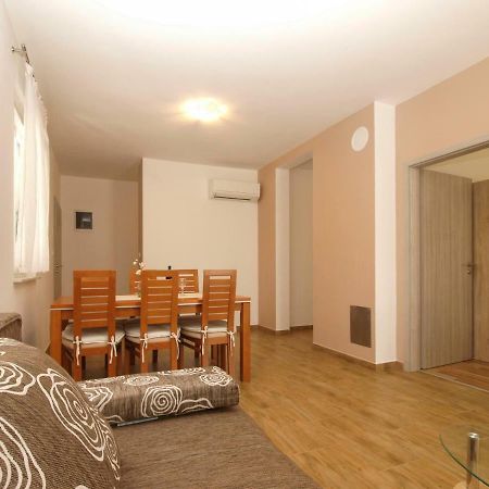 4 Stars Apartments-Pikula Fažana Eksteriør billede