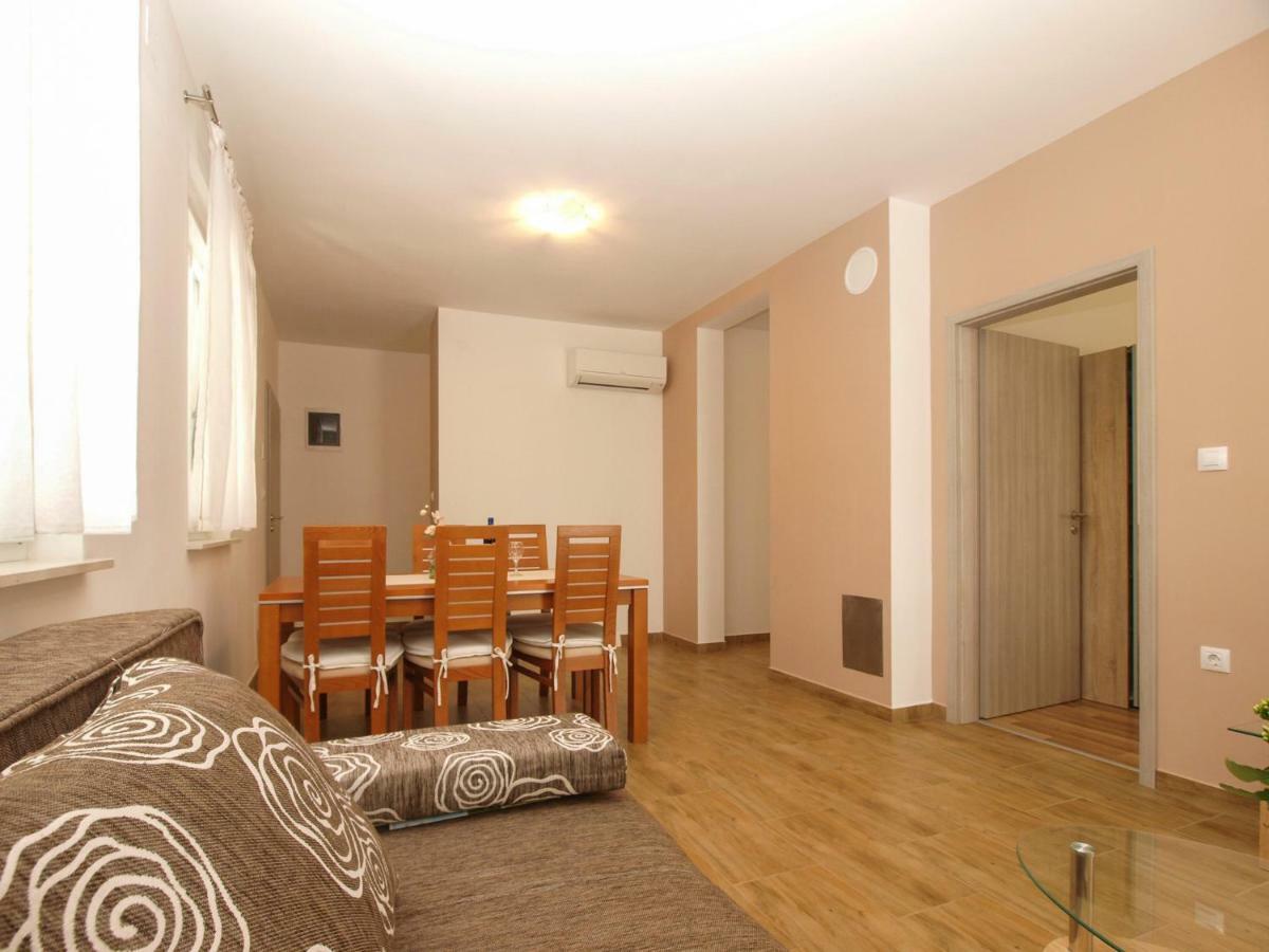 4 Stars Apartments-Pikula Fažana Eksteriør billede