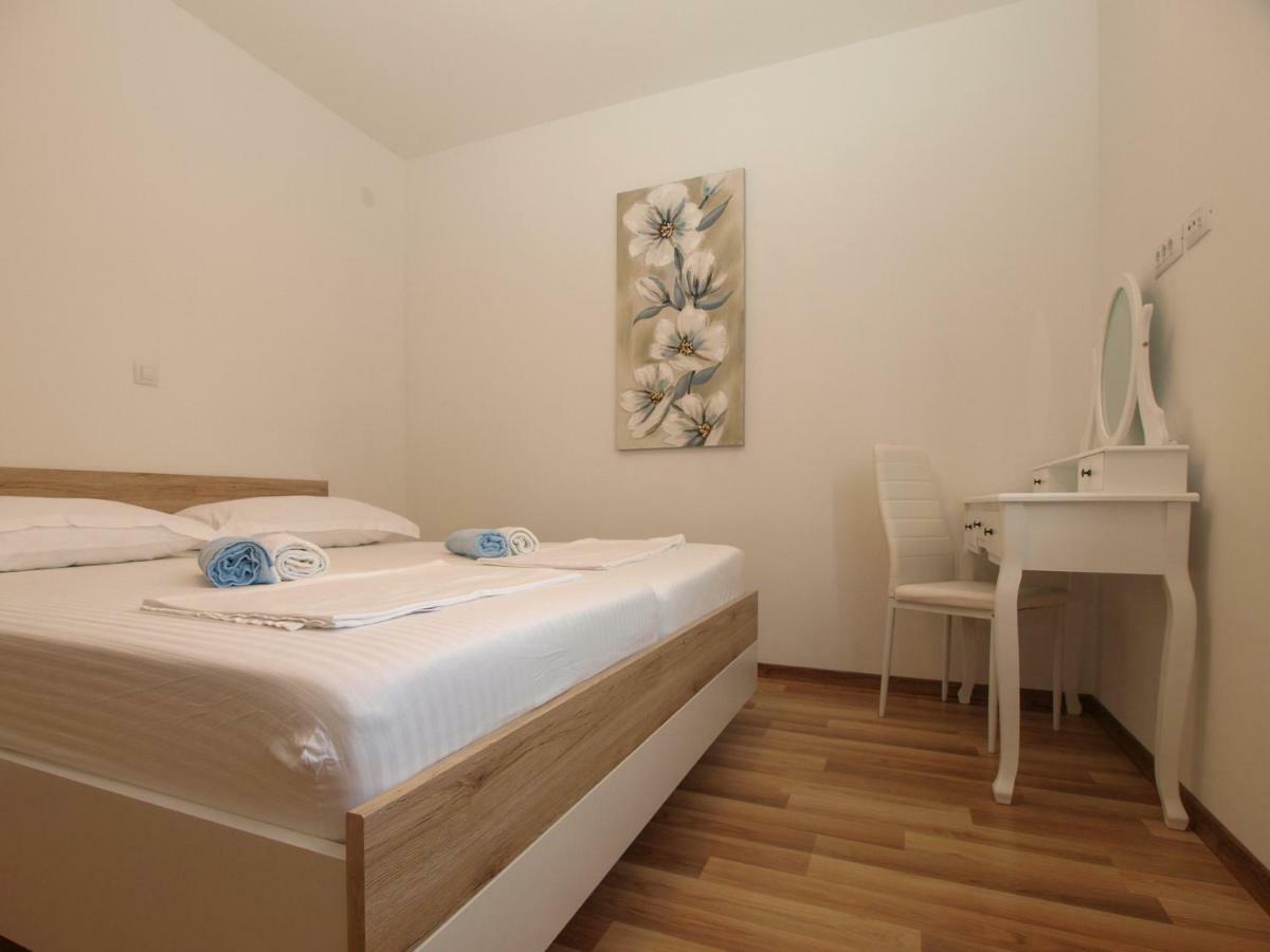 4 Stars Apartments-Pikula Fažana Eksteriør billede