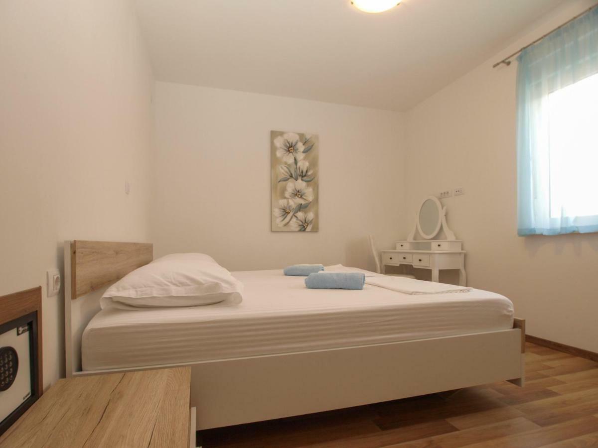 4 Stars Apartments-Pikula Fažana Eksteriør billede