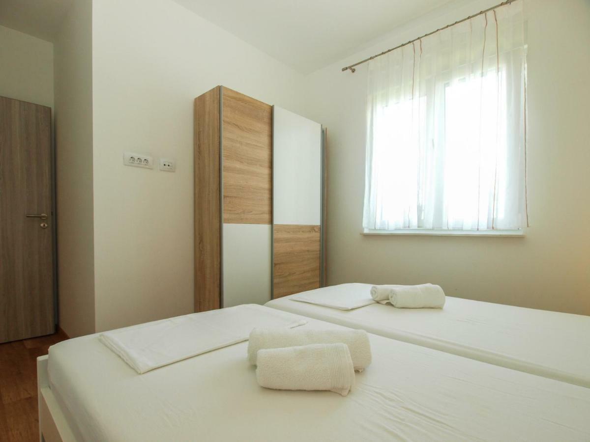 4 Stars Apartments-Pikula Fažana Eksteriør billede