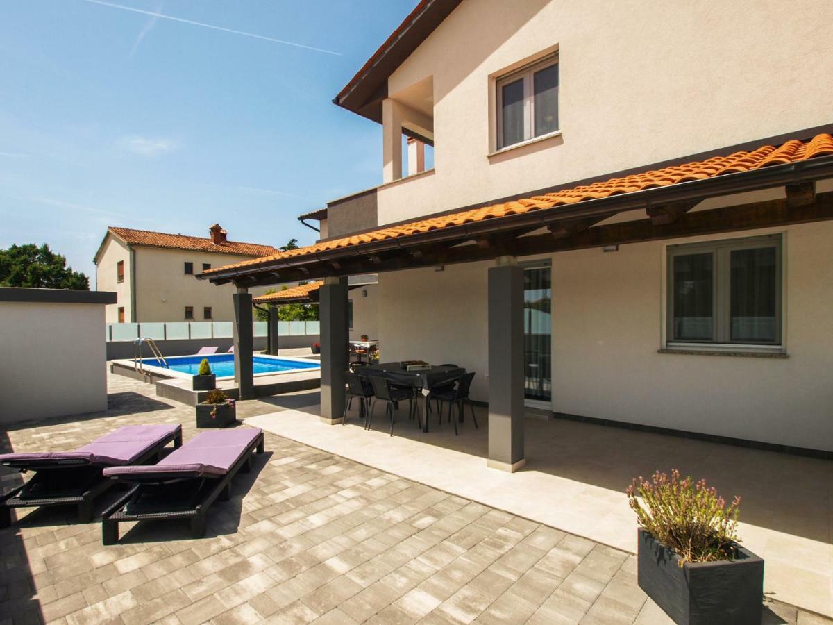 4 Stars Apartments-Pikula Fažana Eksteriør billede