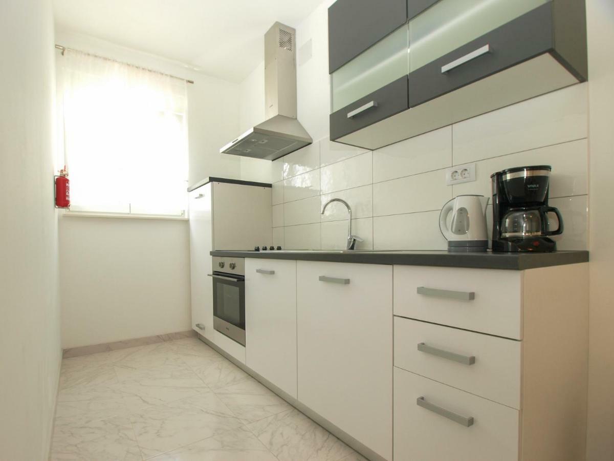 4 Stars Apartments-Pikula Fažana Eksteriør billede