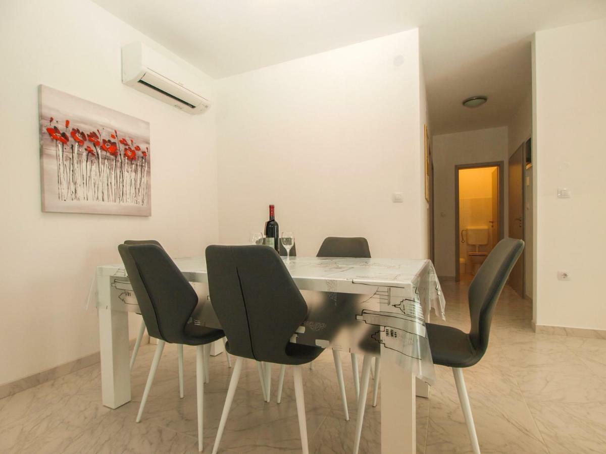 4 Stars Apartments-Pikula Fažana Eksteriør billede