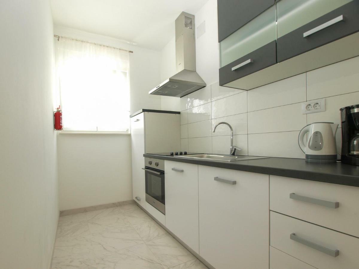 4 Stars Apartments-Pikula Fažana Eksteriør billede