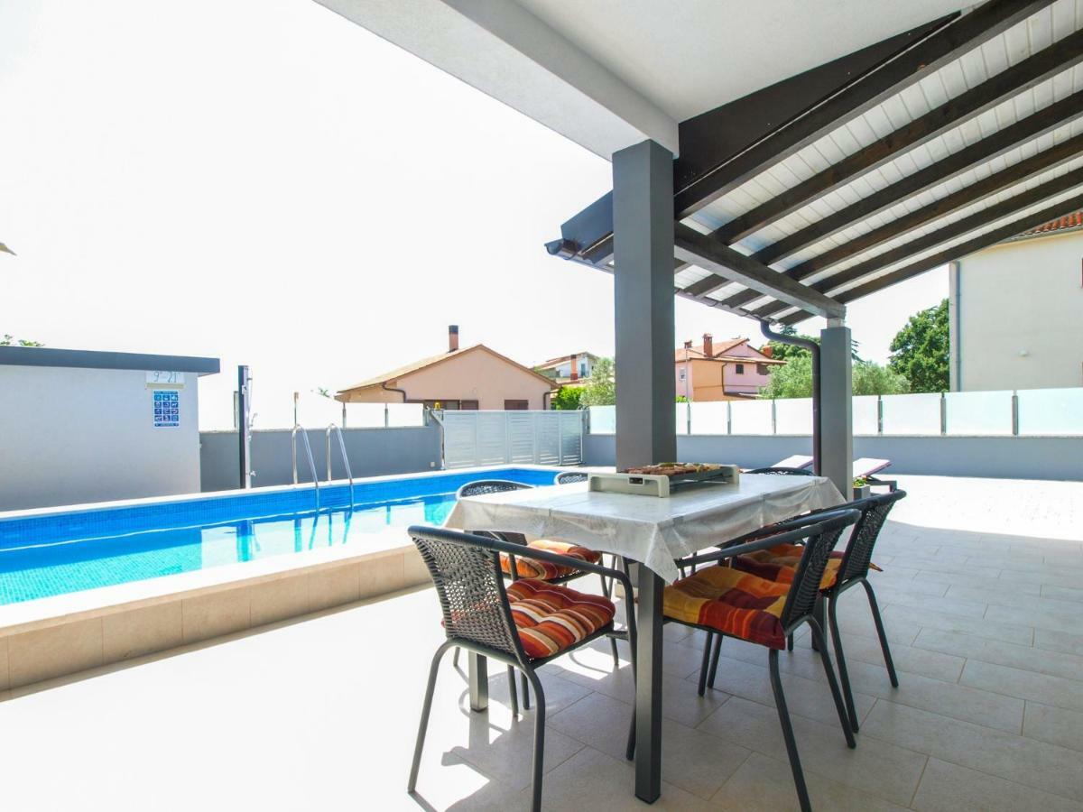 4 Stars Apartments-Pikula Fažana Eksteriør billede