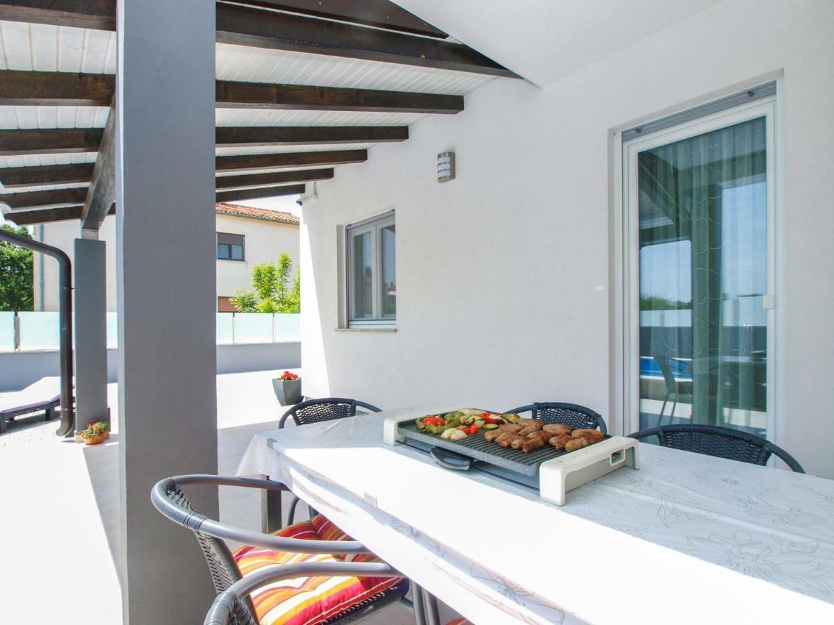 4 Stars Apartments-Pikula Fažana Eksteriør billede