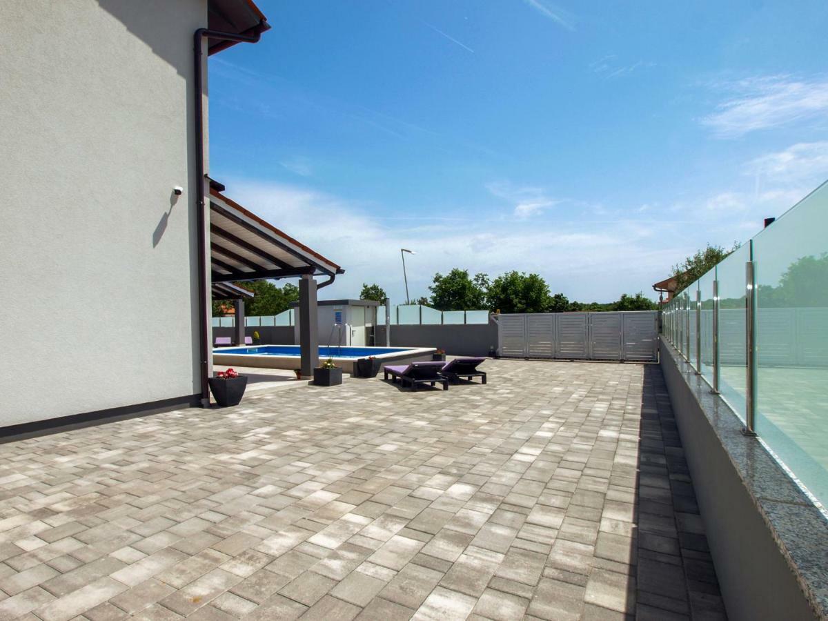4 Stars Apartments-Pikula Fažana Eksteriør billede