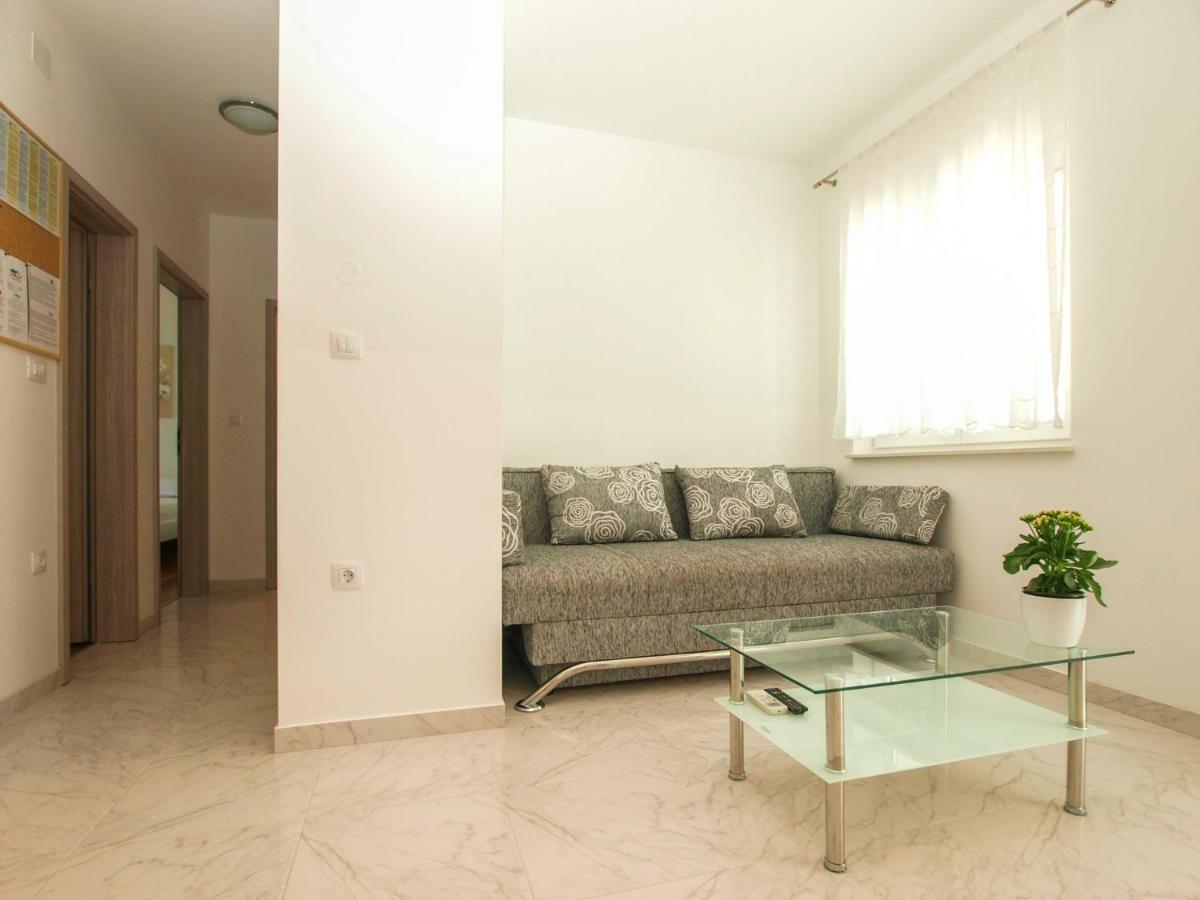 4 Stars Apartments-Pikula Fažana Eksteriør billede