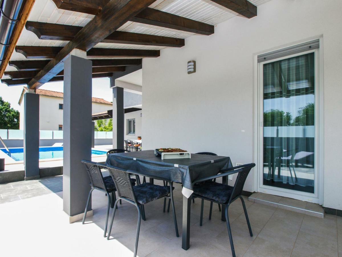 4 Stars Apartments-Pikula Fažana Eksteriør billede