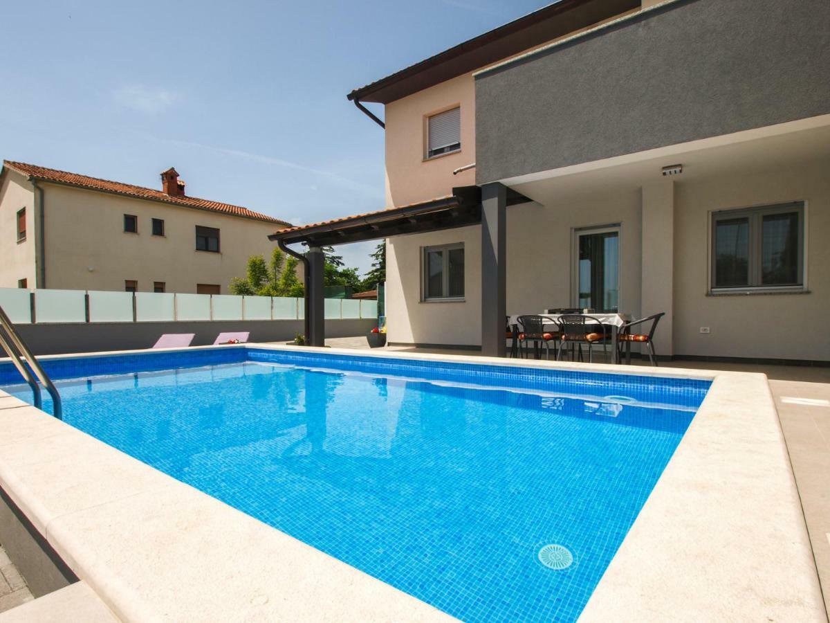 4 Stars Apartments-Pikula Fažana Eksteriør billede