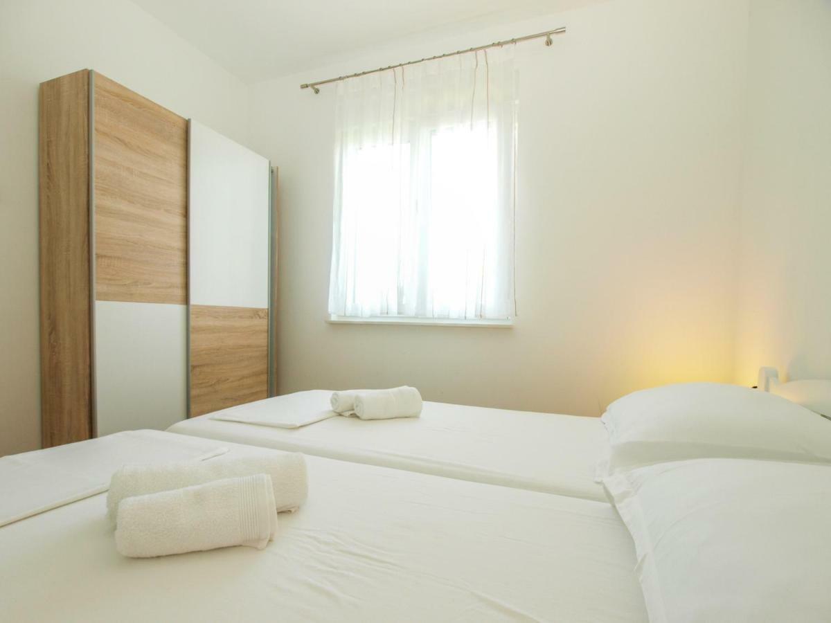 4 Stars Apartments-Pikula Fažana Eksteriør billede