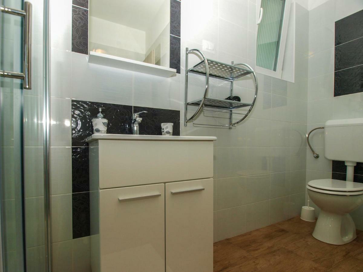 4 Stars Apartments-Pikula Fažana Eksteriør billede