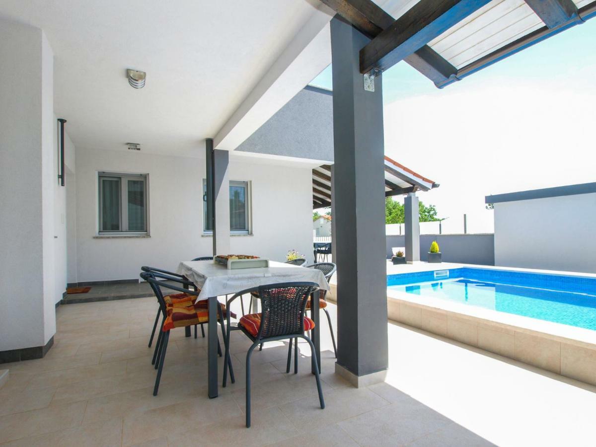 4 Stars Apartments-Pikula Fažana Eksteriør billede